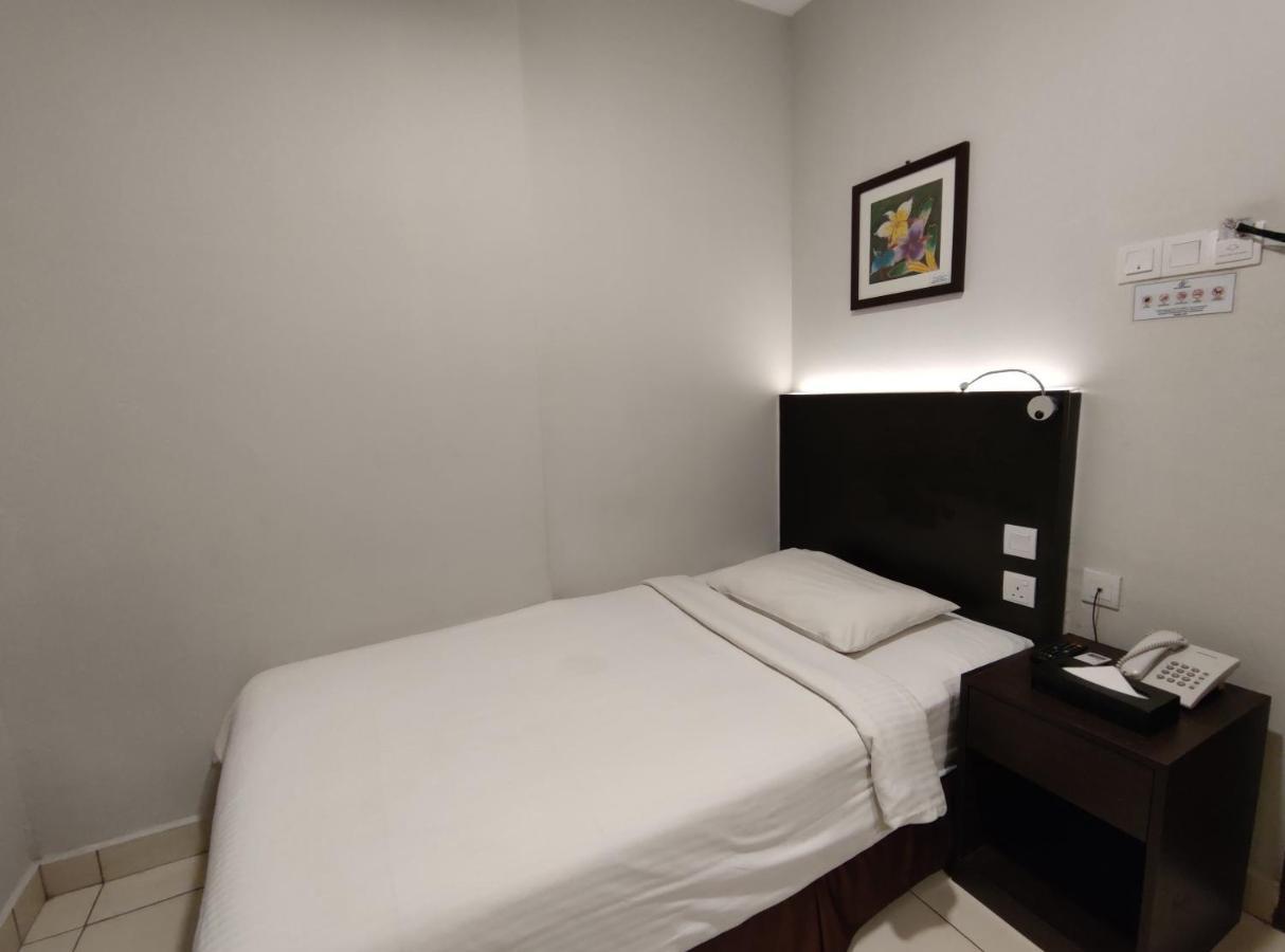 Hotel Desaru Penawar Exterior photo