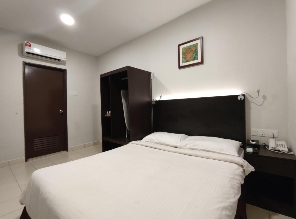 Hotel Desaru Penawar Exterior photo